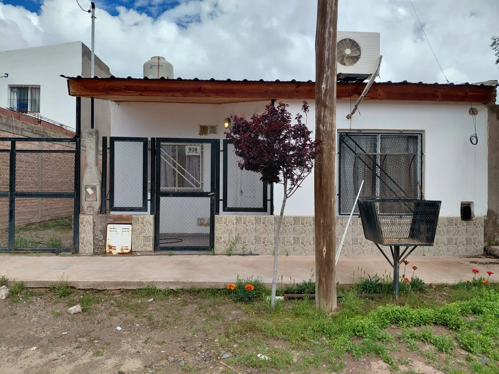 Casa de 3 habitaciones en barrio René Favaloro