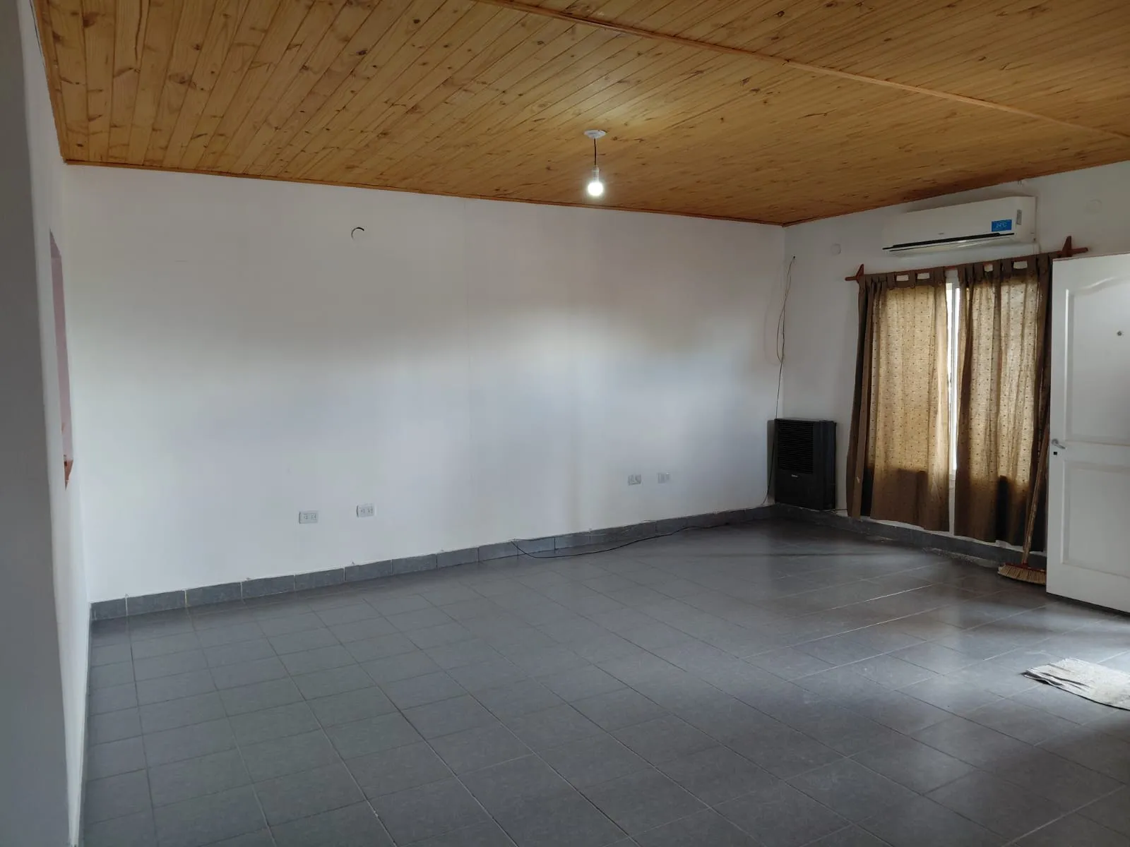 Casa de 3 habitaciones en barrio René Favaloro, foto 2
