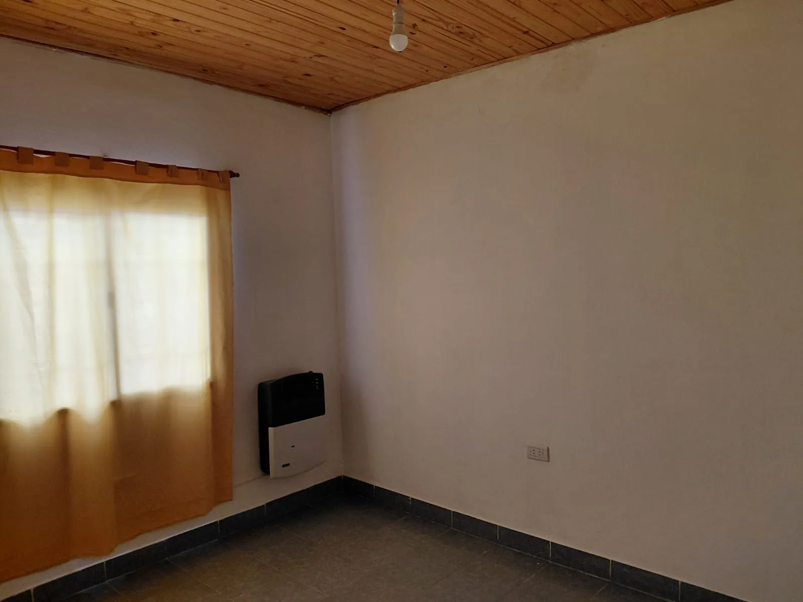 Casa de 3 habitaciones en barrio René Favaloro, foto 5